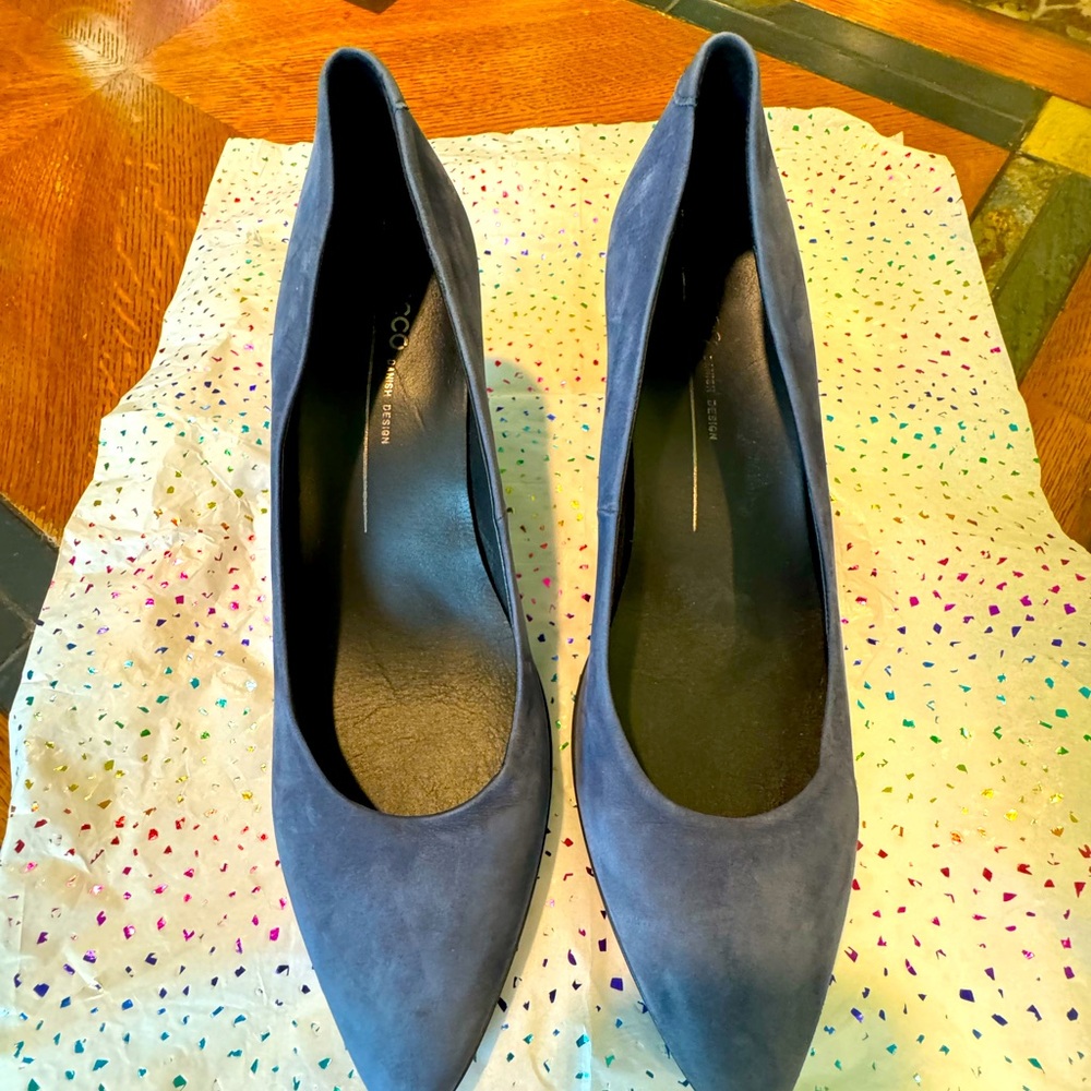 ECCO Blue Heels, Suede, Size 9.5